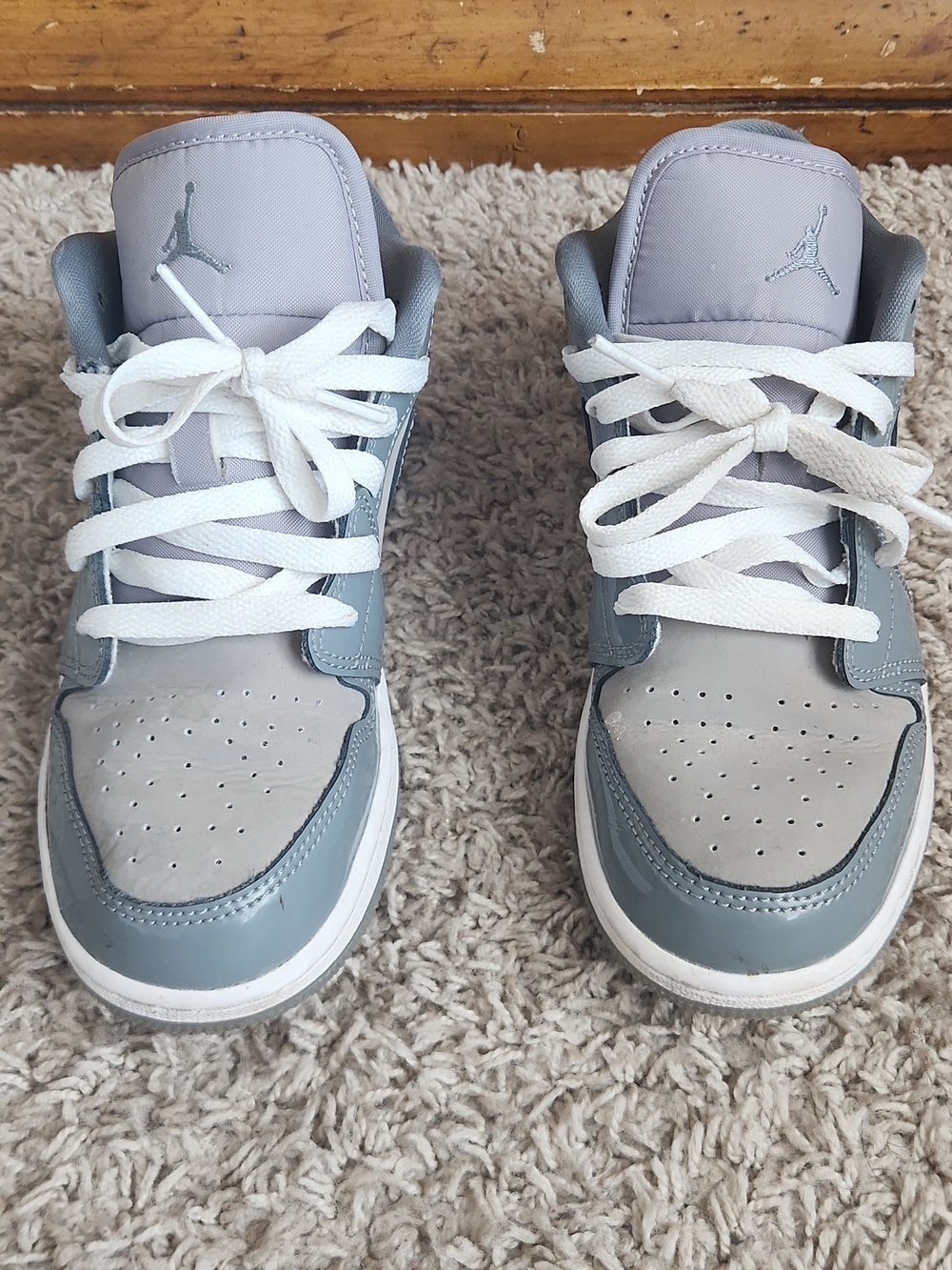 Nike Air Jordan Kids' Low-Top Sneakers in Gray and White